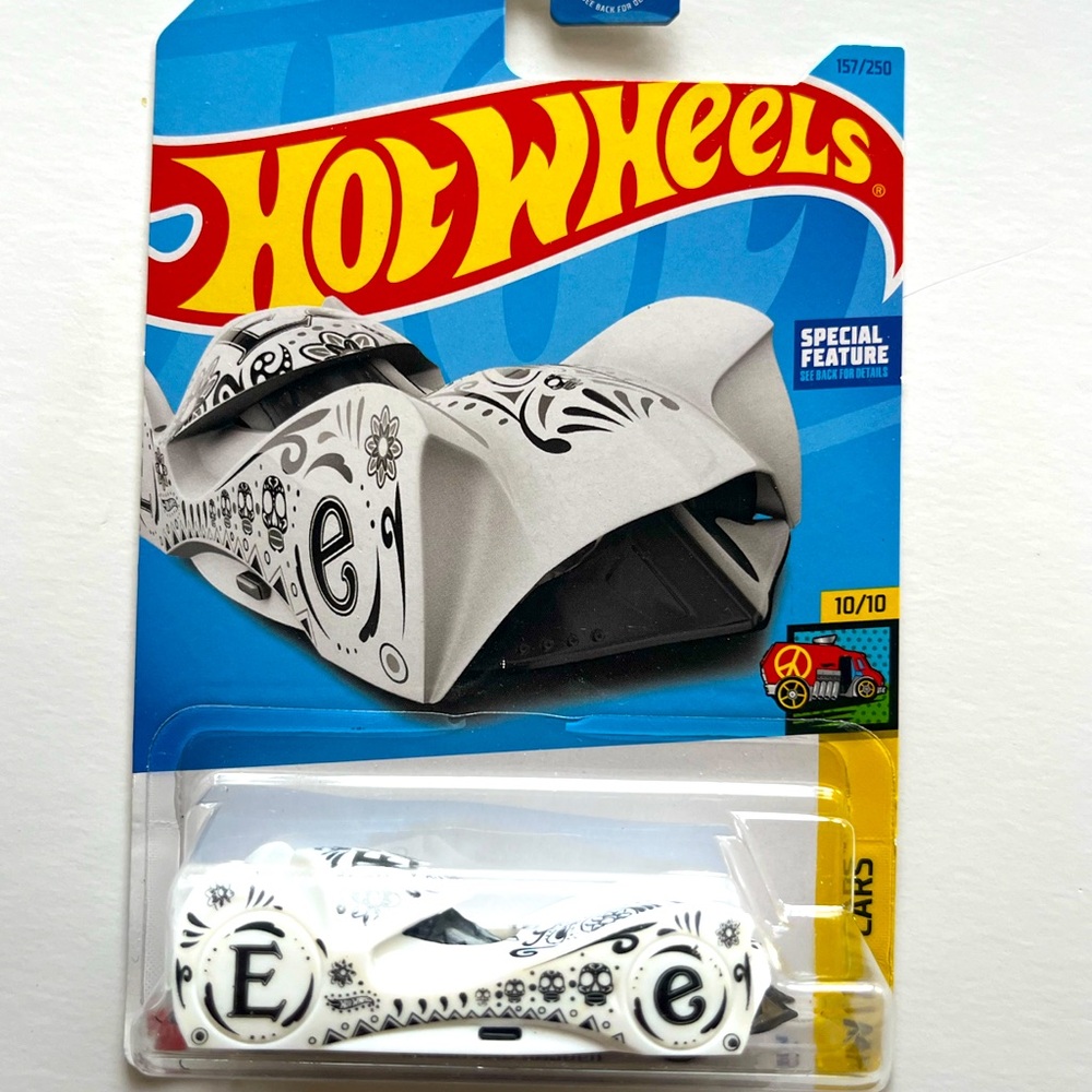 Hot Wheels 2023 HW Art Cars Cloak and Dagger 10/10 White and Black 157/250